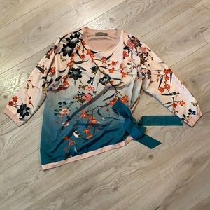 Oasis brand NWOT Cherry Blossoms Sweater Top with side tie Sz Small